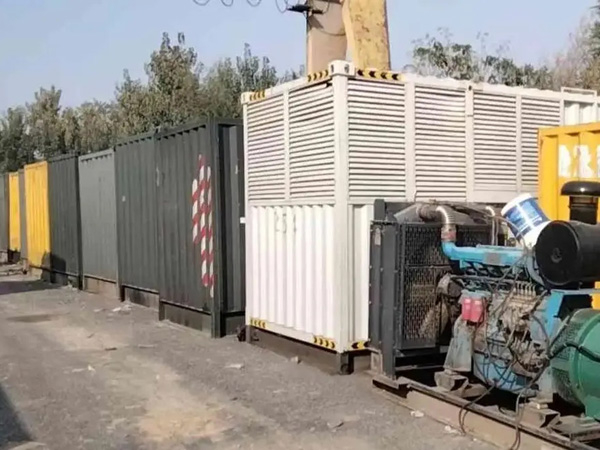 盐边200KW柴油发电机机组每小时油耗是多少？