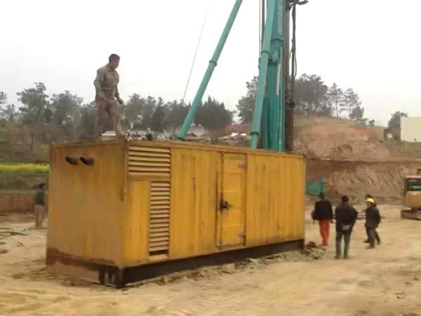 盐边如何判断水冷式机油散热器密封件是否需要更换？